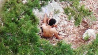 Kayalıklara düşen kişi 12 saatte kurtarıldı