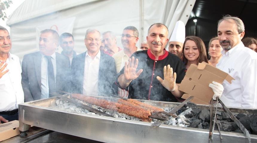 ATO Başkanı Menevşe: "D&uuml;nya, Adana&rsquo;nın y&uuml;zlerce &ccedil;eşit damak tadını keşfe &ccedil;ıktı&rdquo;