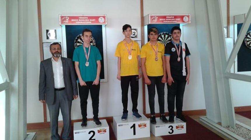 Boz&uuml;y&uuml;kl&uuml; sporculardan turnuvada b&uuml;y&uuml;k başarı