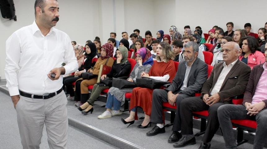 &Ouml;ğrencilere madde bağımlılığı anlatıldı