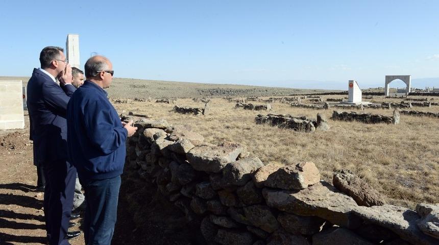 Vali Azizoğlu: &ldquo;Şehitler tepesi boş değil&rdquo;