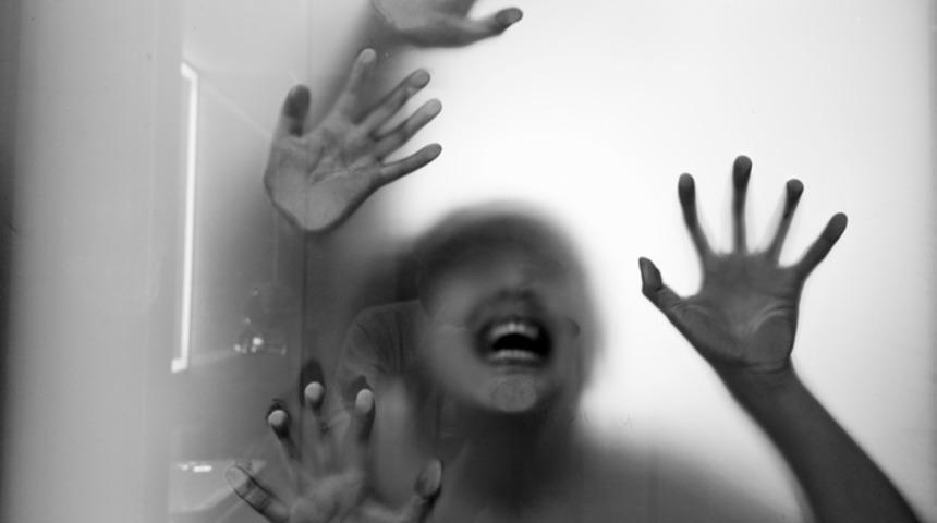 Çatı katında iğrenç olay! 'Kızlığı bozulmadı ki'