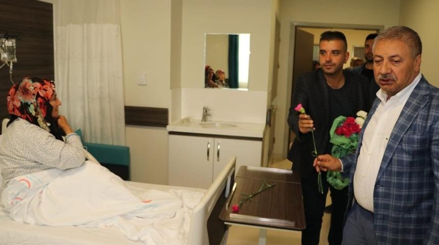 Birecik Belediye Başkanı Pınarbaşı&rsquo;ndan hastalara ziyaret