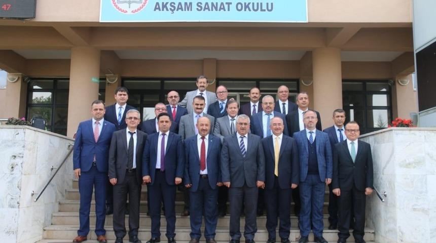 M&uuml;d&uuml;rler Simav&rsquo;da buluştu