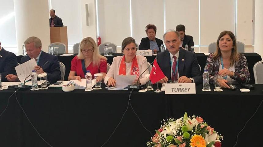 AK Parti Giresun Milletvekili Cemal &Ouml;zt&uuml;rk, Yunanistan&rsquo;da T&uuml;rkiye&rsquo;deki sendikalaşmayı anlattı