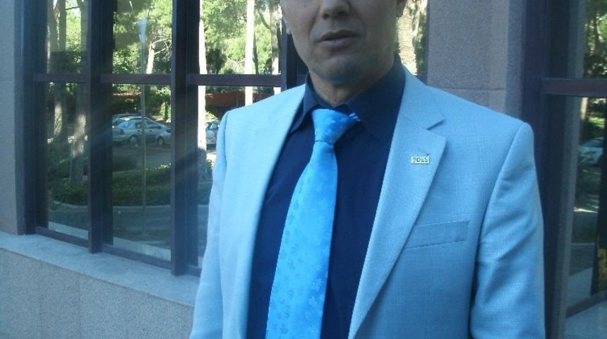 Karataş: “Milli Eğitim Bakanlığı, öğretmenleri arasında ayırımcılık yapmamalıdır”