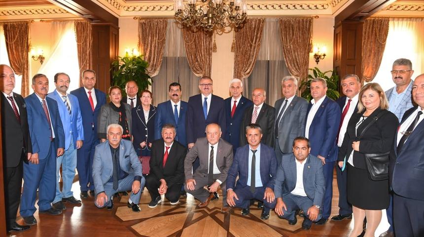 Antalya Valisi'nin sözleri yine tartışma yaratacak: Sigara içmek için çıkan varsa resimleyin