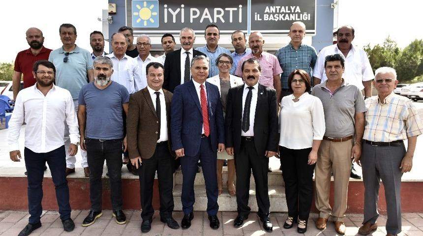 Başkan Uysal, İYİ Parti&rsquo;de