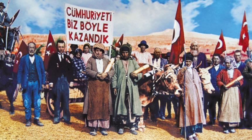 Efsane 'Cumhuriyet' fotoğrafındaki kişi Gülse Birsel’in dedesinin kuzeni çıktı!