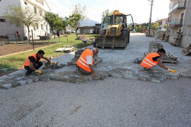 Başiskele’de altyapı ve yol çalışmaları devam ediyor