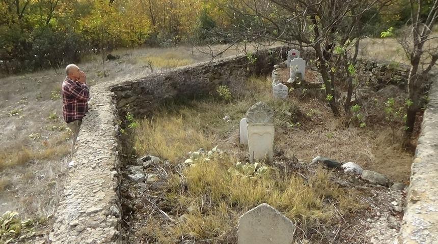 Şehit mezarları bakımsız kaldı