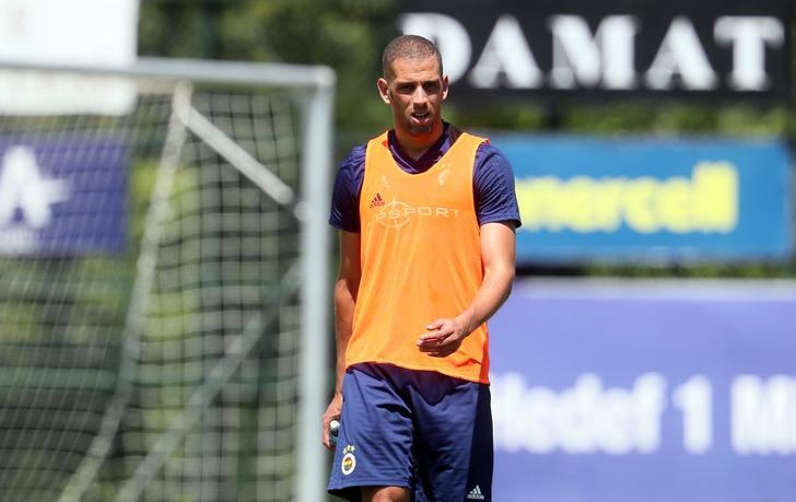 Fenerbahçe'den ayrılan Slimani gollerine devam ediyor G4