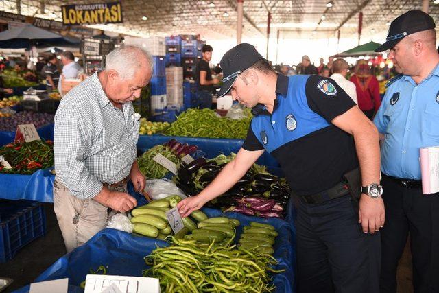 Kepez zabıtası pazar denetiminde