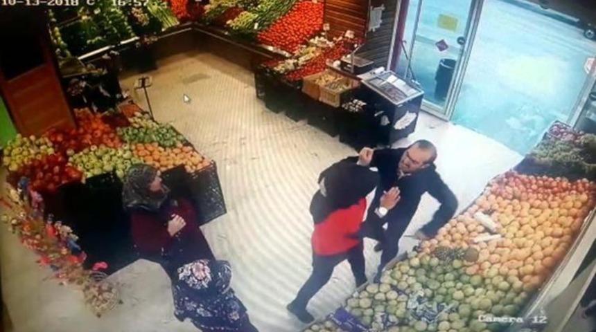 Markette vahşet! Genç kızı herkesin önünde bıçakladı