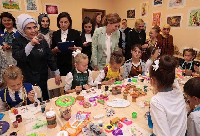 Gagauzya’ya yapılan Gençlik Merkezi Emine Erdoğan tarafından açıldı