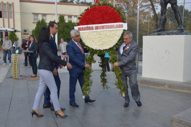 Manisalı muhtarlar günlerini kutladı