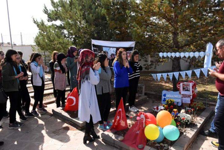 Yürek yakan an! 'Oğlumun cennetteki ilk yaş günü kutlu olsun' G1