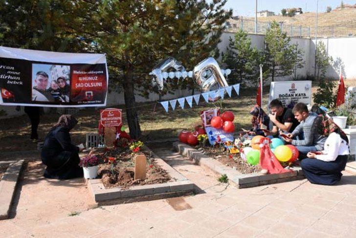 Yürek yakan an! 'Oğlumun cennetteki ilk yaş günü kutlu olsun' G5