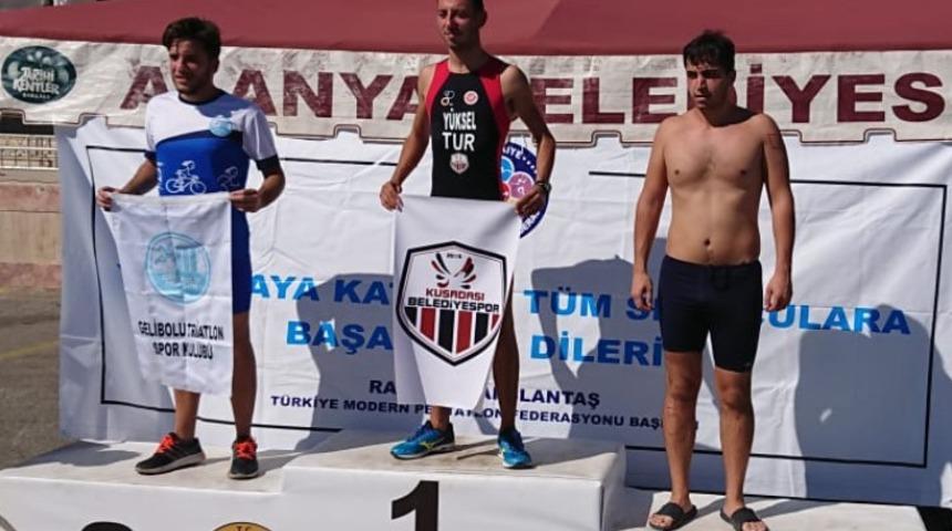 Kuşadalı sporcular Alanya&rsquo;dan 7 madalya ile d&ouml;nd&uuml;