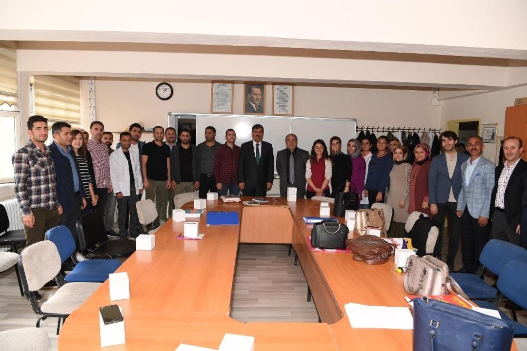 Başkan Asya: &ldquo;Hayalimizdeki projeleri, mimarların &ccedil;izimleriyle ger&ccedil;ekleştirdik&rdquo;