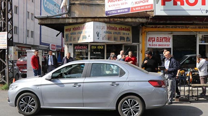 Arabasına taş atanı yakalamak i&ccedil;in inince...