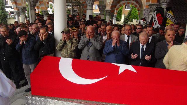 Motosiklet kazasında hayatını kaybeden Havacı Binbaşı Saygın, toprağa verildi