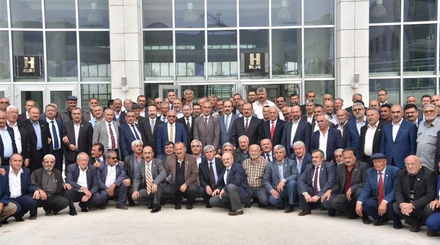 Başkan Altay: "Y&ouml;netim anlayışımızda muhtarlarımızın yeri ayrı"