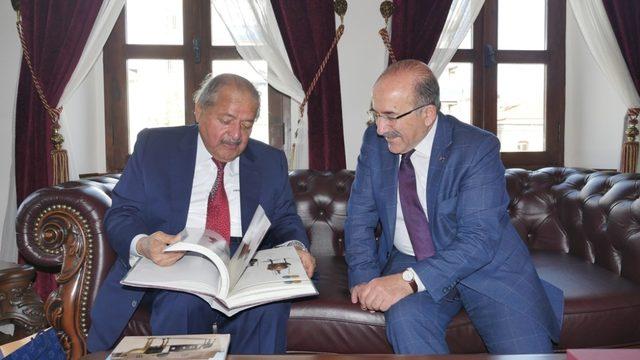 Trabzon Büyükşehir Belediye Başkanı Gümrükçüğoğlu Katarlı iş heyetini kabul etti