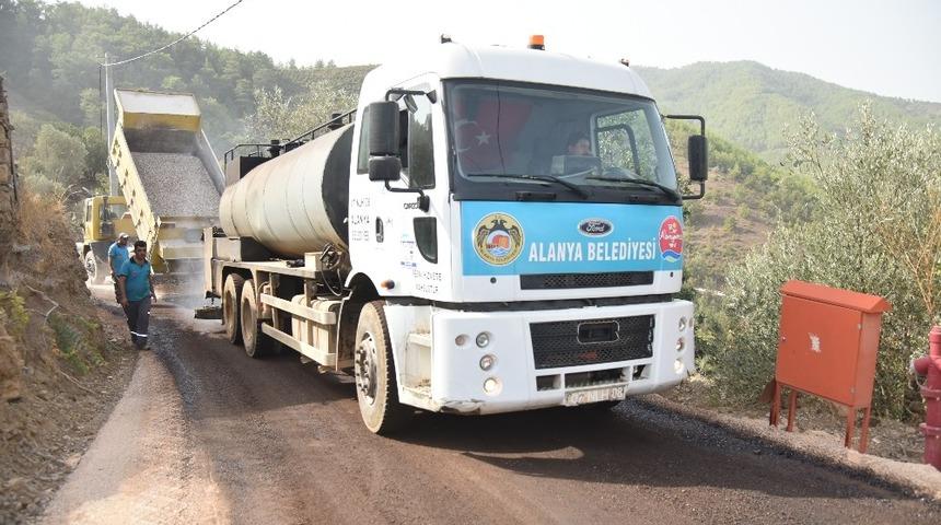 Alanya Belediyesi &Ccedil;amlıca&rsquo;da 7 kilometre asfalt yapıyor