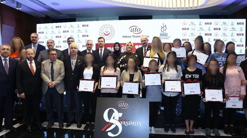 Devlet koruması altındaki &ccedil;ocuklar meslek sahibi oldu