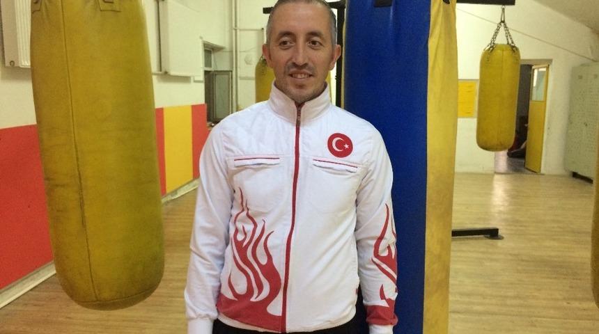 Yıldız Kız Boks Milli Takımı 4 madalyayla &uuml;lkeye d&ouml;nd&uuml;