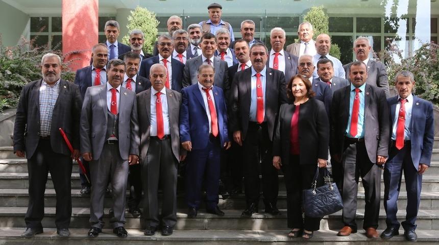 Şehitkamilli muhtarlardan Fadıloğlu&rsquo;na ziyaret