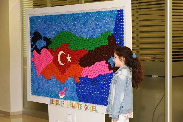 Karesi'de 'Plastik Kapaklardan Mozaik Tablolara' sergisi açıldı