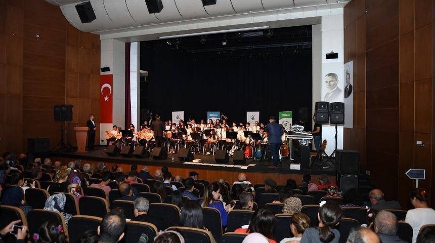 Öğrencilerin konseri büyük ilgi gördü