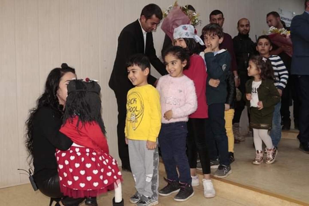 &Ccedil;ukurca da &ouml;ğrencilere y&ouml;nelik kukla g&ouml;sterimi d&uuml;zenlendi.