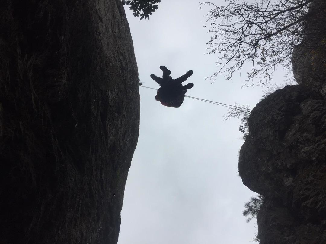 300 metre y&uuml;kseklikte y&uuml;rekleri ağza getiren tatbikat