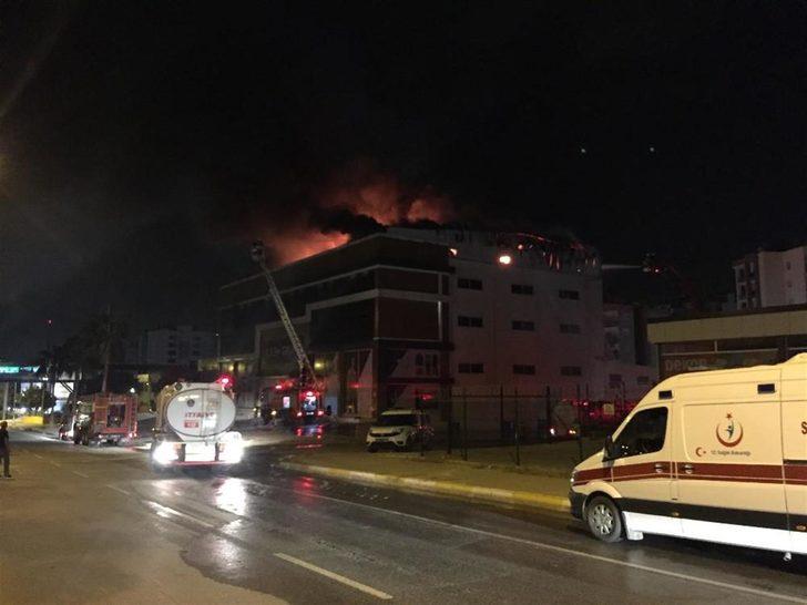 Tekstil atölyesi sabaha karşı kül oldu  G4