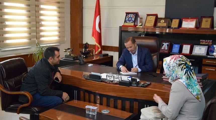 Başkan Toltar halk  g&uuml;n&uuml;nde vatandaşlarla bir araya geldi