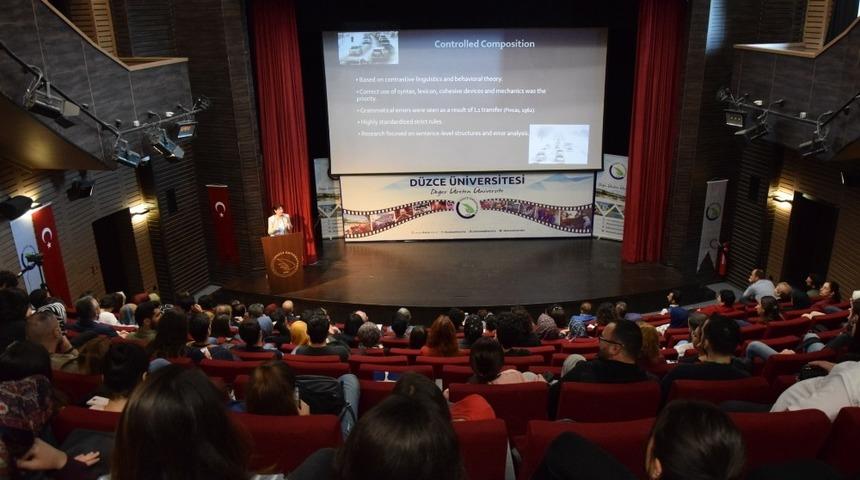 D&uuml;zce &Uuml;niversitesi&rsquo;nin dil eğitimi alanında ilk olma &ouml;zelliği taşıyor