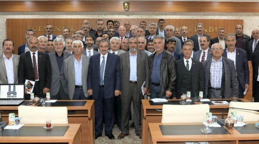 Sekmen: &ldquo;Demokrasimizin en g&uuml;&ccedil;l&uuml; temsilcisi muhtarlarımızdır&rdquo;