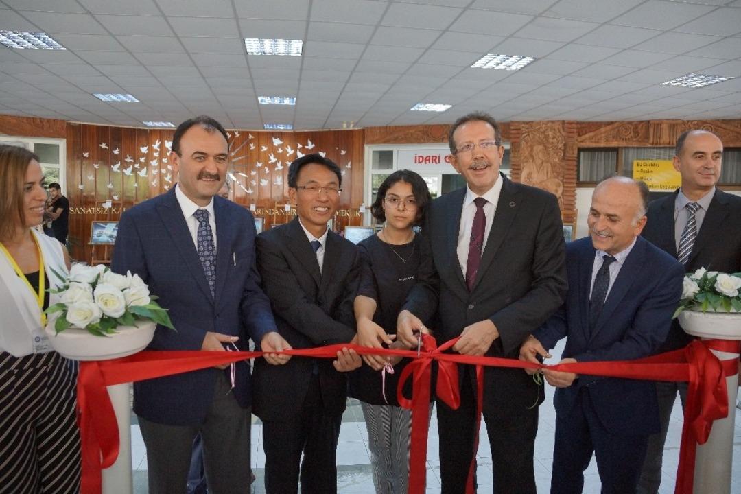 &ldquo;Hayalimdeki &Ccedil;in&rdquo; adlı resim sergisinin a&ccedil;ılışı yapıldı