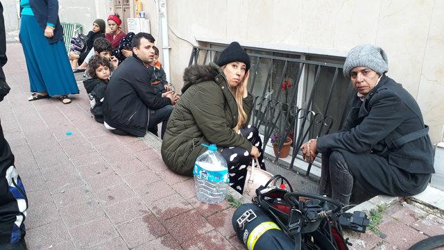 Fatih te yangın paniği: Mahsur kalan 8 kişi kurtarıldı 3