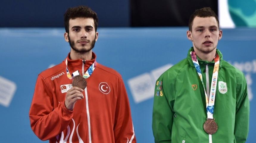 Karateci Enes Bulut madalya getirdi