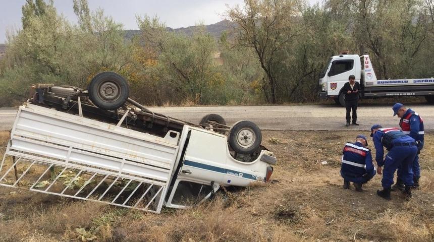 Kamyonet devrildi : 1 yaralı