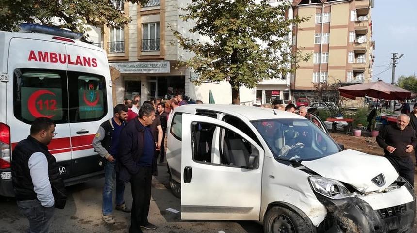 Fatsa&rsquo;da trafik kazası: 2 yaralı