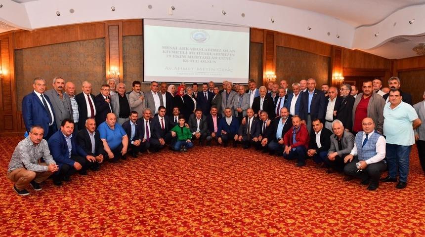 Başkan Gen&ccedil; muhtarlarla bir araya geldi