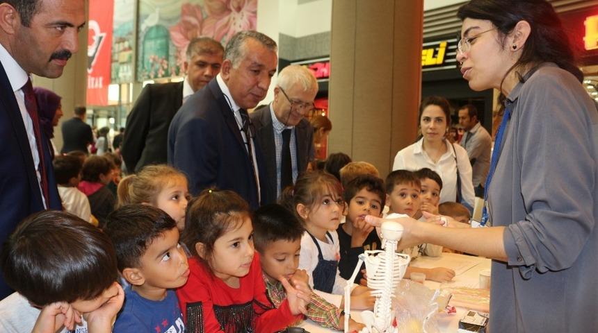 Kahramanmaraşlı &ccedil;ocuklar bilime şenlikle adım attı