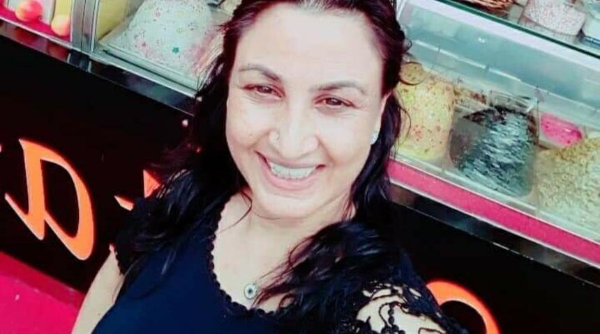 Pamuk deposunun &ccedil;&ouml;ken duvarı altında kalan kadın iş&ccedil;i toprağa verildi