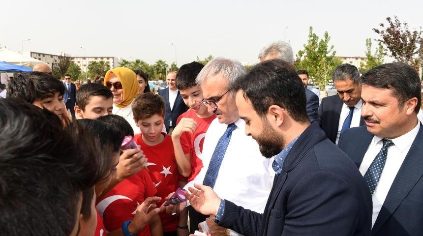 Vali Karaloğlu, yetim aileleriyle bir araya geldi