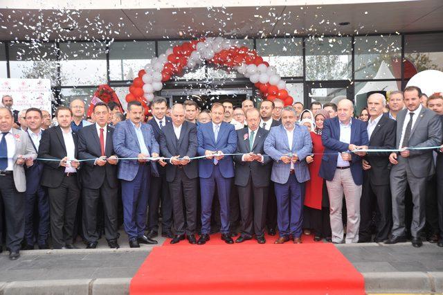Bursa Özel Hayat Hastanesi yeni binasını törenle açtı
